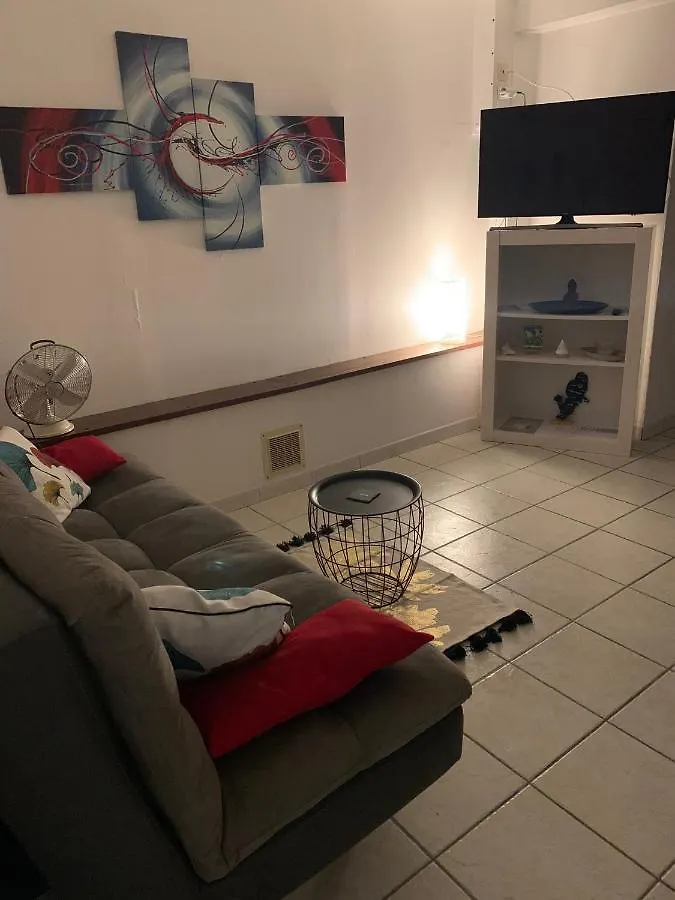 Ti Kaz Apartman Là-Haut