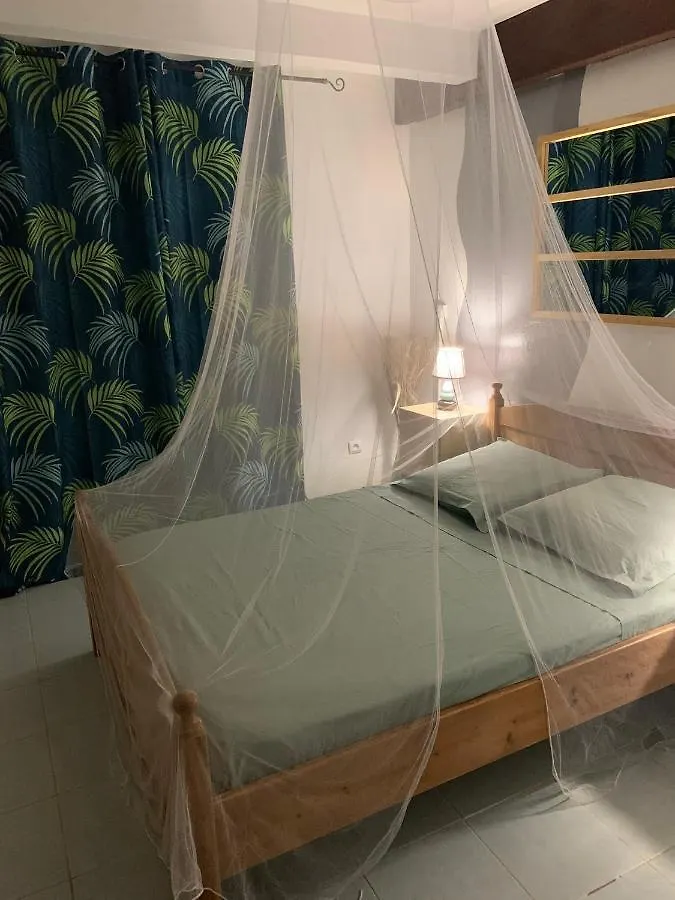 Ti Kaz Apartman Là-Haut